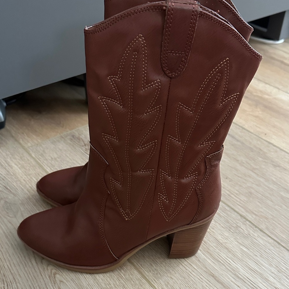 Western Brown vegan Leather Heeled Boots - Picture 3 of 6